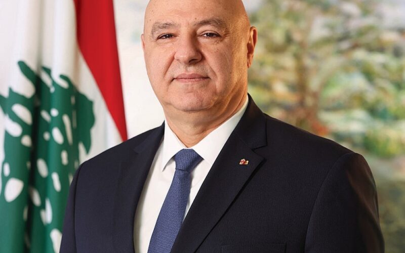 الرئيس عون اتصل بمفتي الجمهورية مطمئناً الى صحت الرئيس عون اتصل بمفتي الجمهورية مطمئناً الى صحت