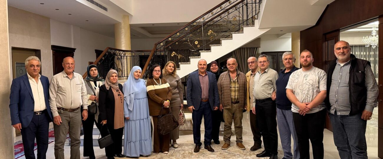 عزام يواصل لقاءاته التشاورية ويستقبل في منزله وفدًا من لجنة ساحة القدس في صيدا مؤكدًا عل أهمية تنمية المدينة على كافة الصعد