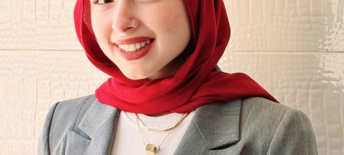 رئيس التحرير وأسرة التحرير يتقدمون بخالص التهنئة والتبريكات إلى الدكتورة نرمين لاشين بمناسبة مناقشة مشروع التخرج وتخرج ابنتها الإعلامية المتميزة