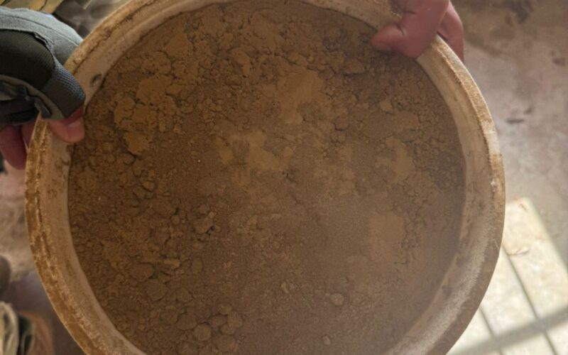 “الريجي” اكتشفت عمليات توضيب للحشيشة في مستودع داهمته بحثاً عن مصنوعات تبغية مهرّبة