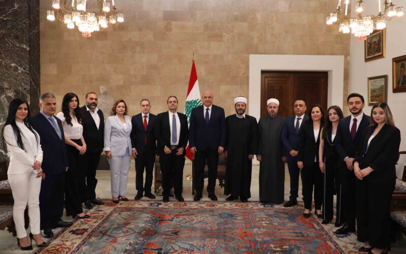 الرئيس عون استقبل النائب حيدر ناصر على رأس وفد: ثقافة المواطنة يجب ان تسود في لبنان وعلينا البناء على نجاح اللبنانيين في الخارج
