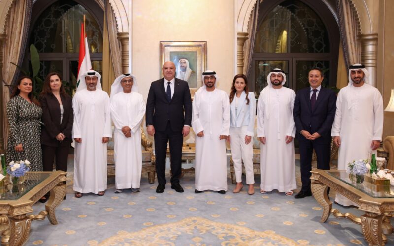 الرئيس عون التقى السفير  دندن والعاملين في السفارة في ابو ظبي وتحدث مع رؤساء تحرير الصحف الاماراتية