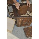 بعد توقيف مهرّب،مكتب مكافحة المخدرات المركزي يضبط كمية مخدرات مخبأة في كراسي وطاولات داخل سيارة بطريقة احترافية