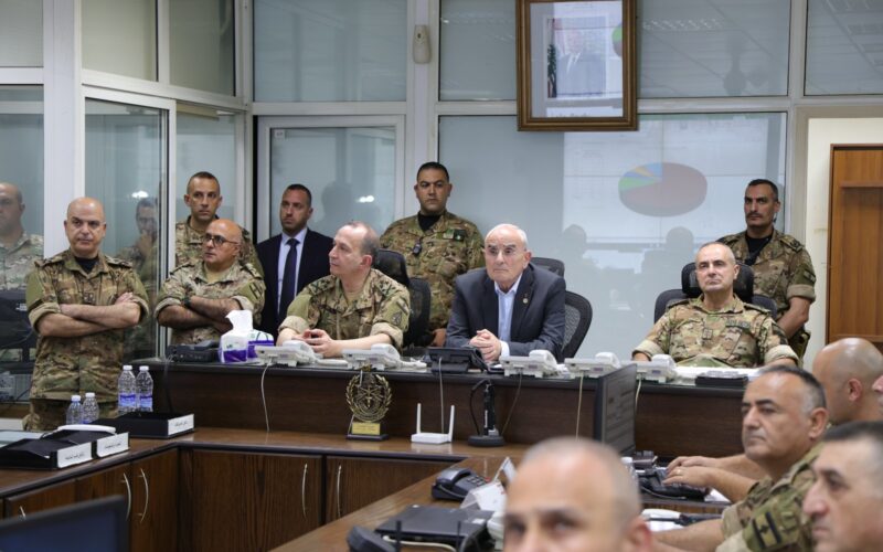 معالي وزير الدفاع من غرفة العمليات قيادة الجيش (معالي وزير الدفاع من غرفة عمليات قيادة الجيش)