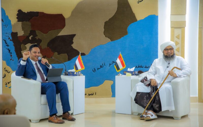من أرض الحكمة إلى آفاق النهضة ندوة فكرية في السفارة اليمنية بالقاهرة تبحث دور القيم الدينية في بناء الأوطان