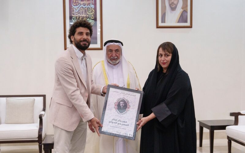 سلطان القاسمي مشيداً بدور قاسم إسطنبولي الحائز على جائزة اليونسكو الشارقة للثقافة العربية