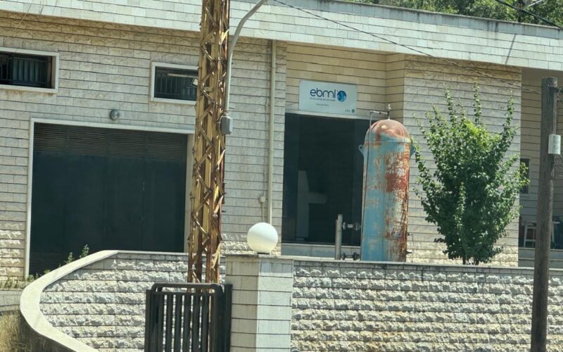 تجاوزات خطيرة في مصلحة مياه بمريم: موظف يحوّل المرفق العام إلى أداة نفوذ شخصي وانتخابي..