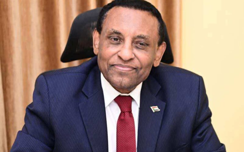 د. كامل ادريس يطمئن على البعثة الدبلوماسية والجالية السودانية بإيران