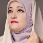 د. سناء الشعلان: قصيدة تمشي على قدمين