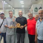 نادي الحرية يقدم درعًا تقديريًا للصيدلي عمر محمد مرجان